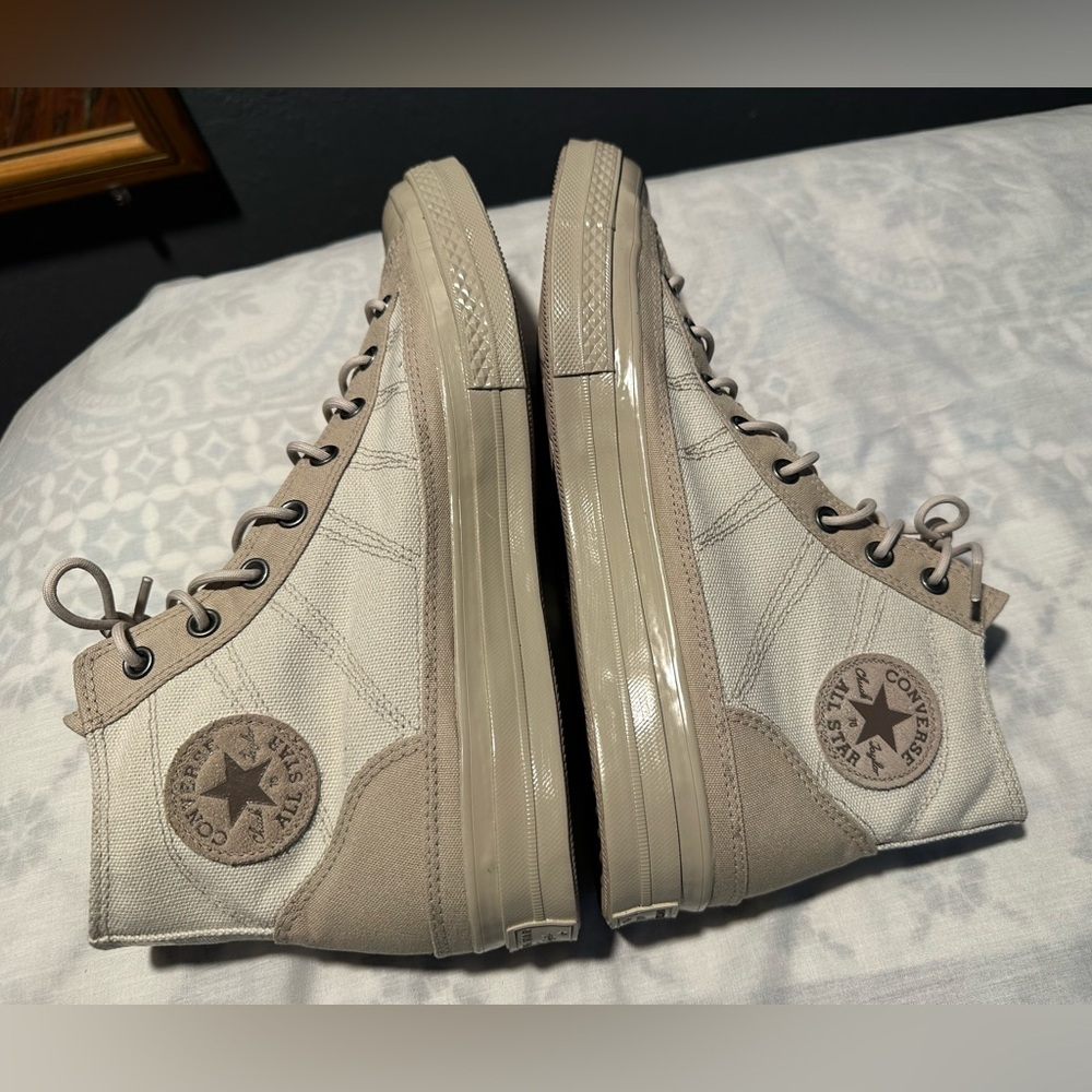 Converse  church Taylor GORE-TEX  High-Top men’s Sneakers in Taupe and Off-White